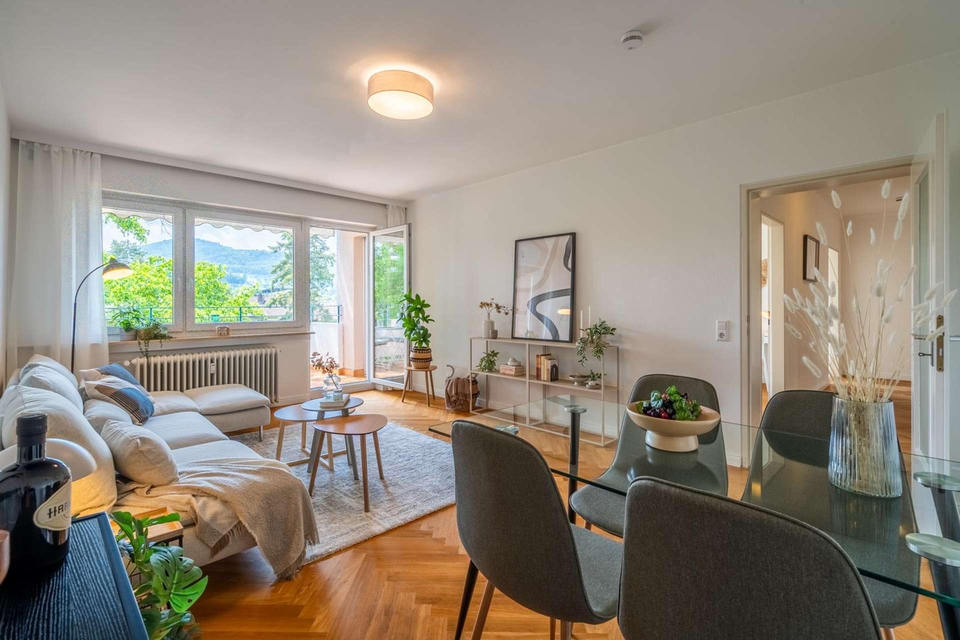 RUHIGE 3-ZIMMER-WOHNUNG MIT 2 BALKONEN & GARAGE IN FREIBURG-WIEHRE ERBPACHT Geräumige, gehobene 3-Zimmer-Wohnung