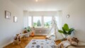 Viel Licht durch die Fensterfront
