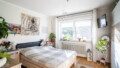 Ein helles Schlafzimmer