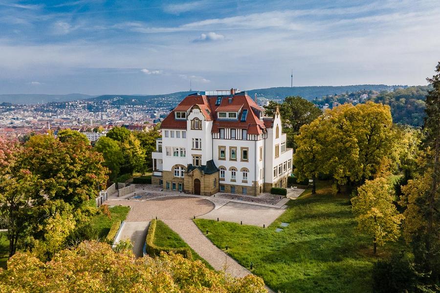 Drohnenaufnahmen beim Immobilienverkauf muss das sein KROß IMMOBILIEN Immobilienmakler in Freiburg und Region